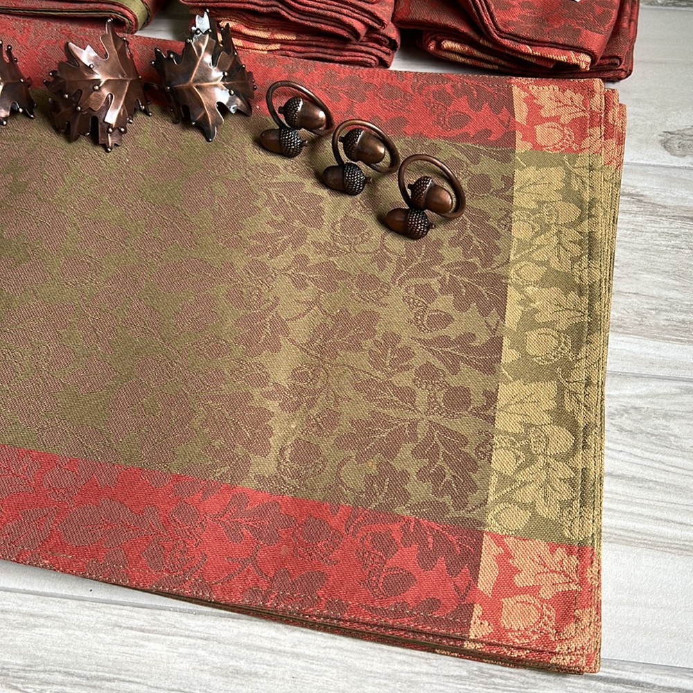 • Rose Tree Table Linens Bundle 🍁 🍂 • - Picture 4 of 9